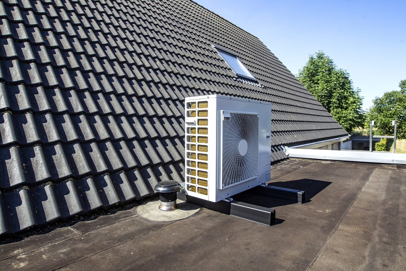Buiten: unit met ventilator. Bron: NVI