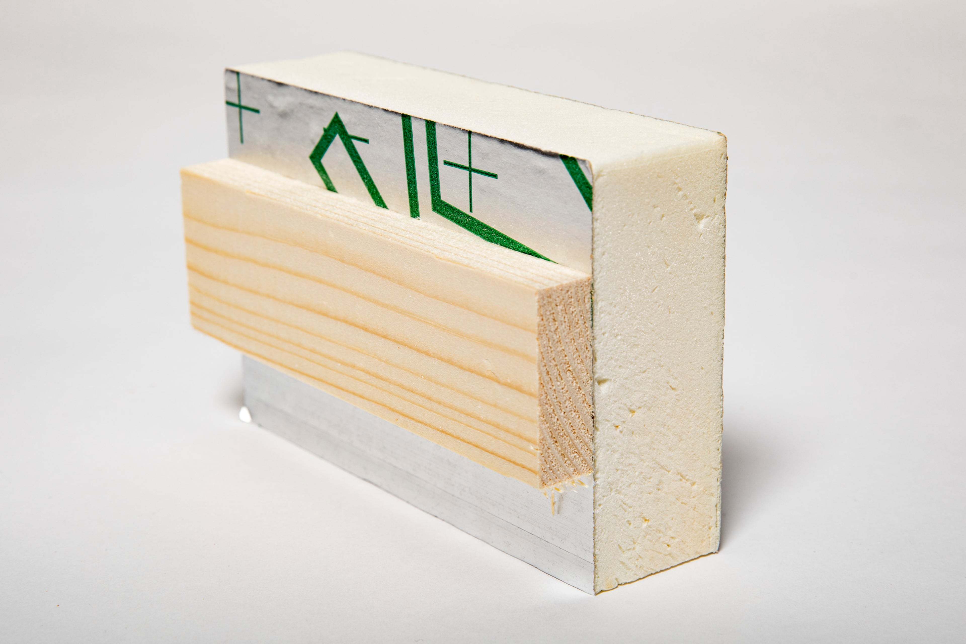 PIR-plaat met folie en lat voor schuin dak