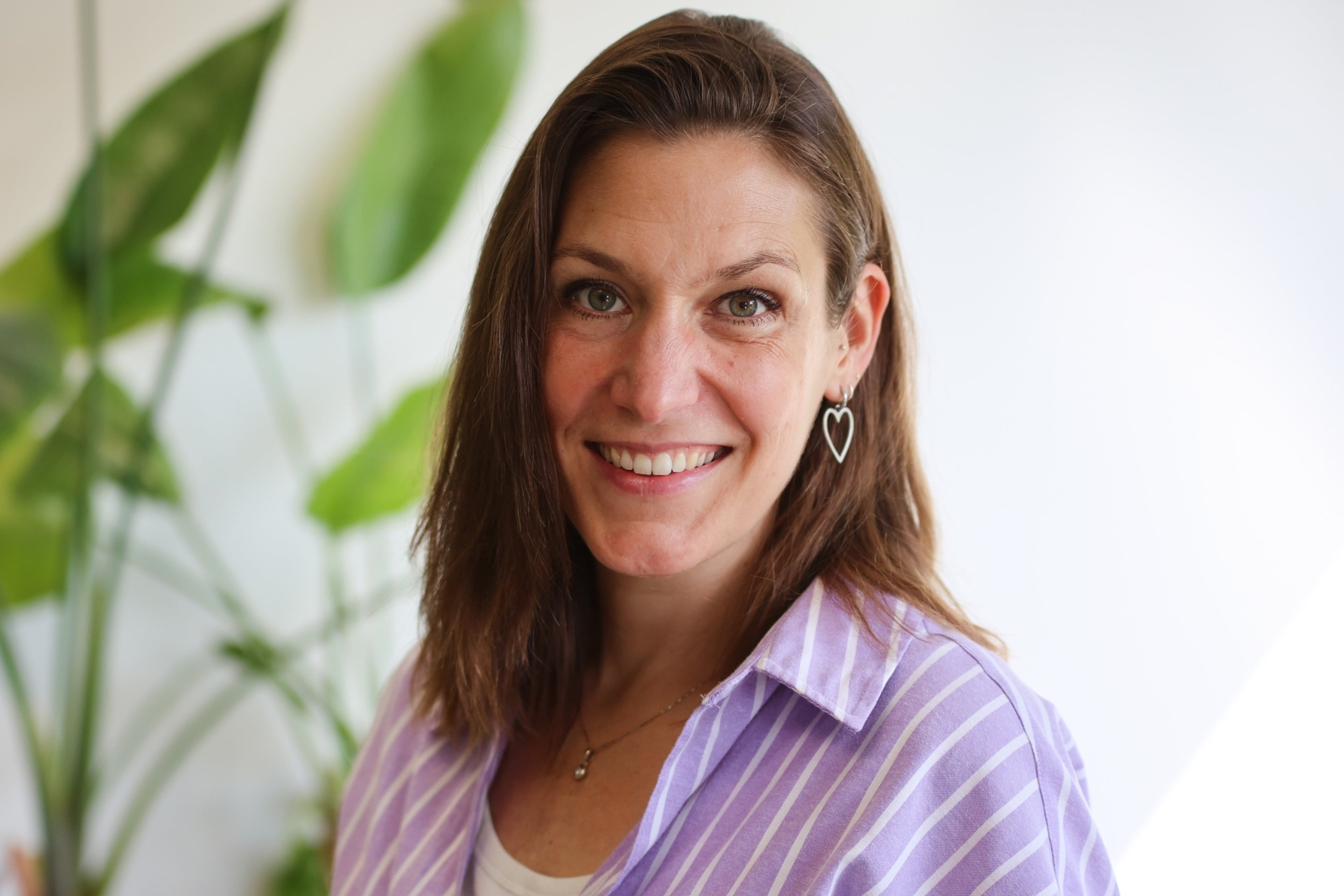 Portretfoto van Kelly Opheikens, adminstratief medewerker HR & Finance