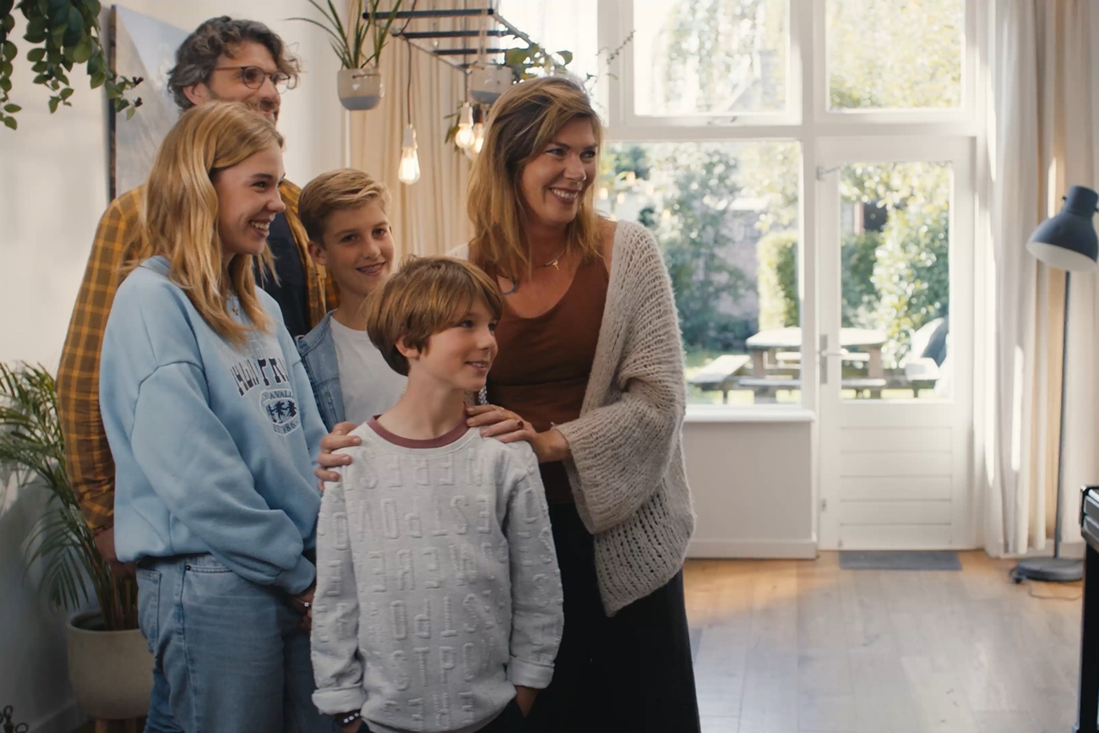 Milieu Centraal heeft bij een gezin thuis gemeten hoeveel fijnstof er vrijkomt bij een avondje stoken.